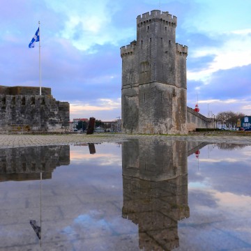 Pluie et reflet Tours St-Nicolas