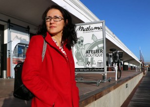 Matlama Marina Richer devant son Atelier Boutique