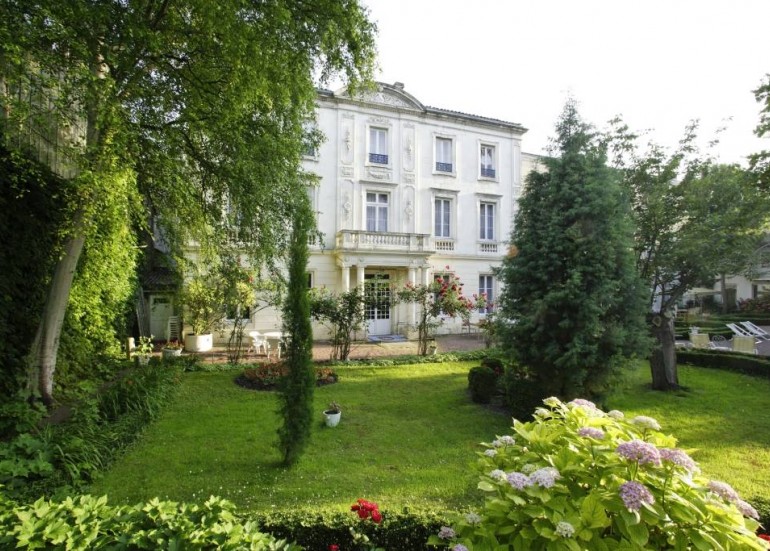 HOTEL LE CHAMPLAIN HOTEL LE CHAMPLAIN