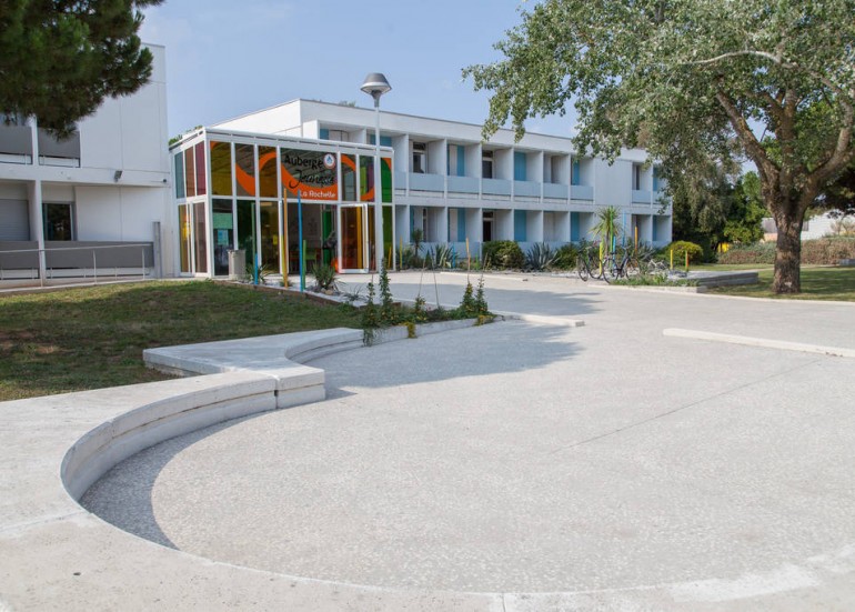 AUBERGE DE JEUNESSE AUBERGE DE JEUNESSE