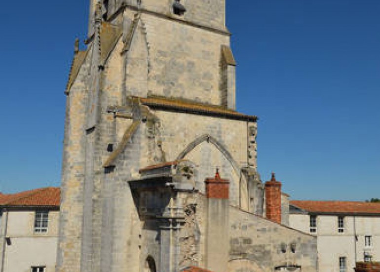 DER GLOCKENTURM SAINT-BARTHELEMY DER GLOCKENTURM SAINT-BARTHELEMY