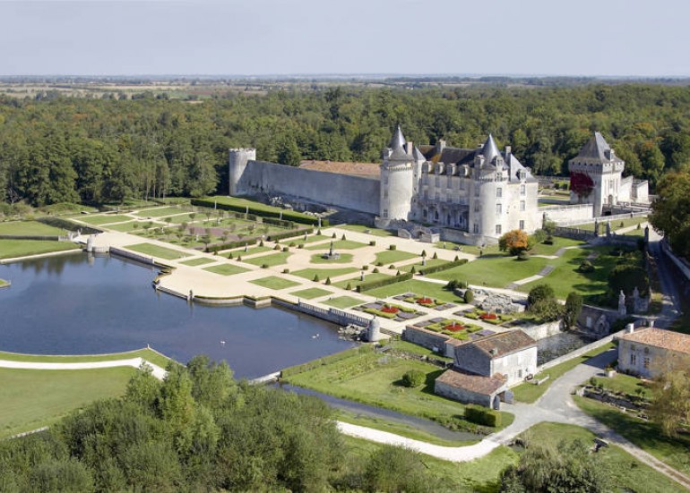 CHATEAU DE LA ROCHE COURBON CHATEAU DE LA ROCHE COURBON