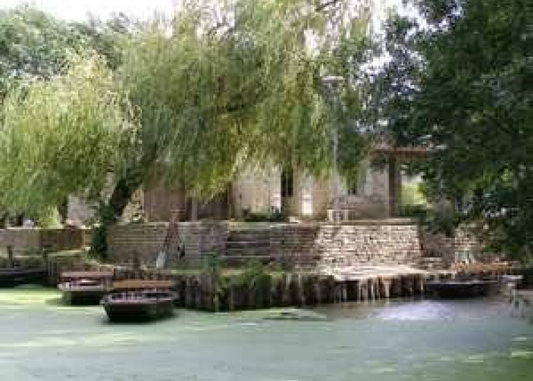 EMBARCADERE DU PORT DE MONTFAUCON EMBARCADERE DU PORT DE MONTFAUCON