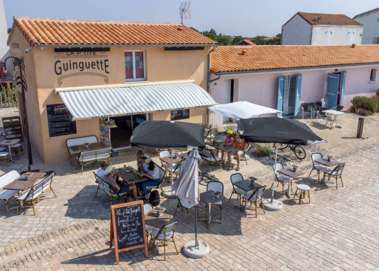 La P'tite Guinguette La P'tite Guinguette
