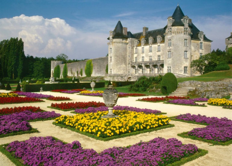 Les jardins fleuris - Château de la Roche Courbon