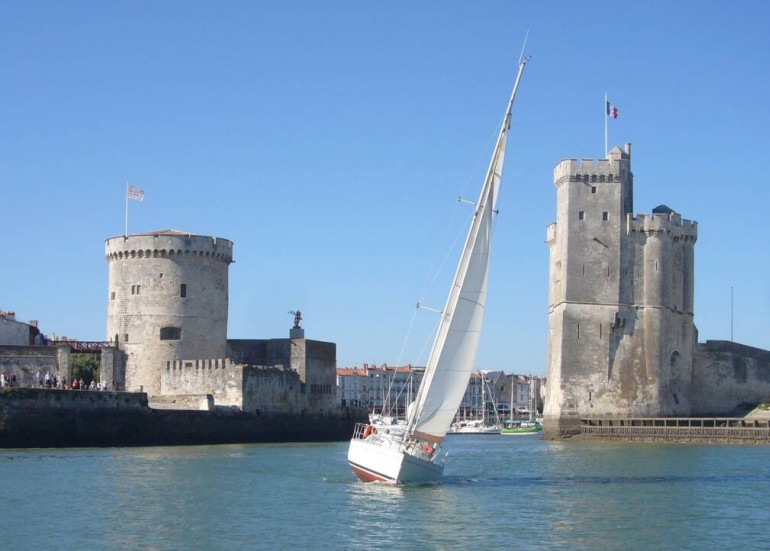 Kirikou entre les tours - La Voile pour Tous