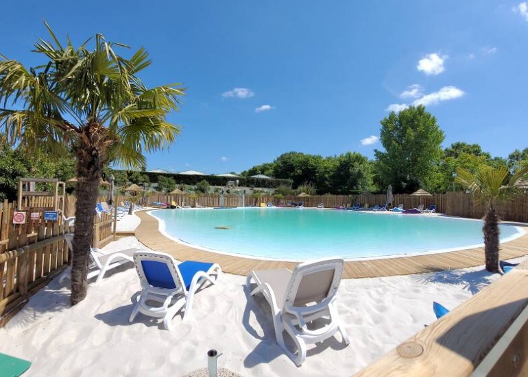 Camping Club OUVERT TOUTE L'ANNÉE - Village Vacances Le Lagon de la Prée ****
