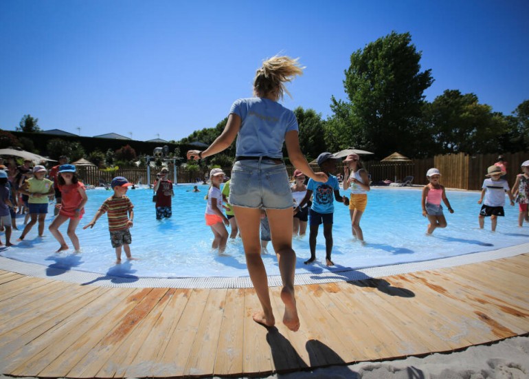 Camping Club OUVERT TOUTE L'ANNÉE - Village Vacances Le Lagon de la Prée ****