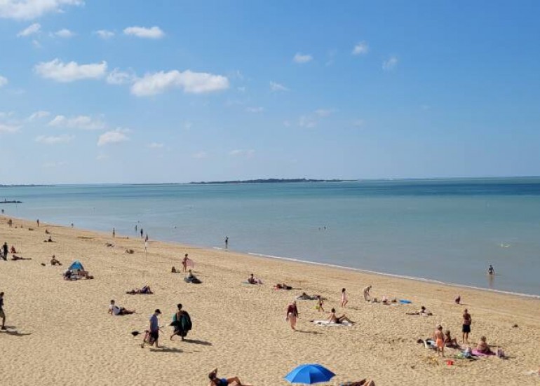 Camping Club OUVERT TOUTE L'ANNÉE - Village Vacances Le Lagon de la Prée ****