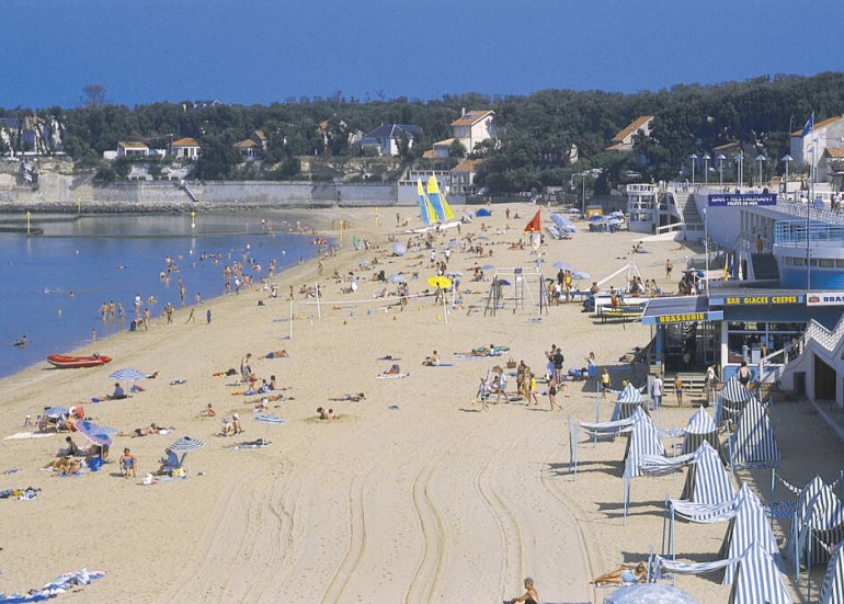Camping Club OUVERT TOUTE L'ANNÉE - Village Vacances Le Lagon de la Prée ****