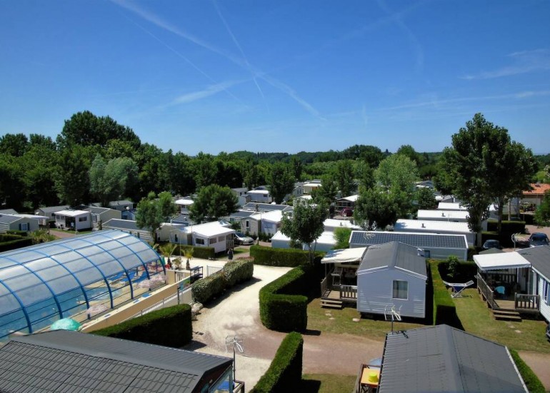 Camping Club OUVERT TOUTE L'ANNÉE - Village Vacances Le Lagon de la Prée ****