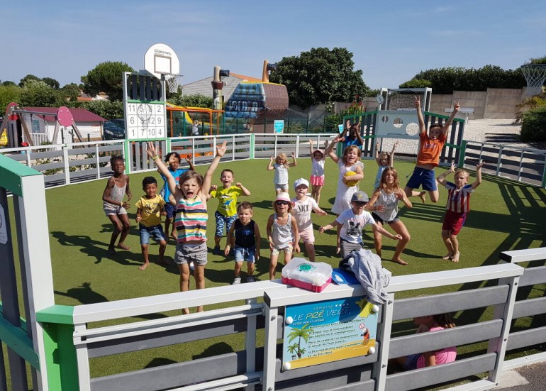 Camping Club OUVERT TOUTE L'ANNÉE - Village Vacances Le Lagon de la Prée ****