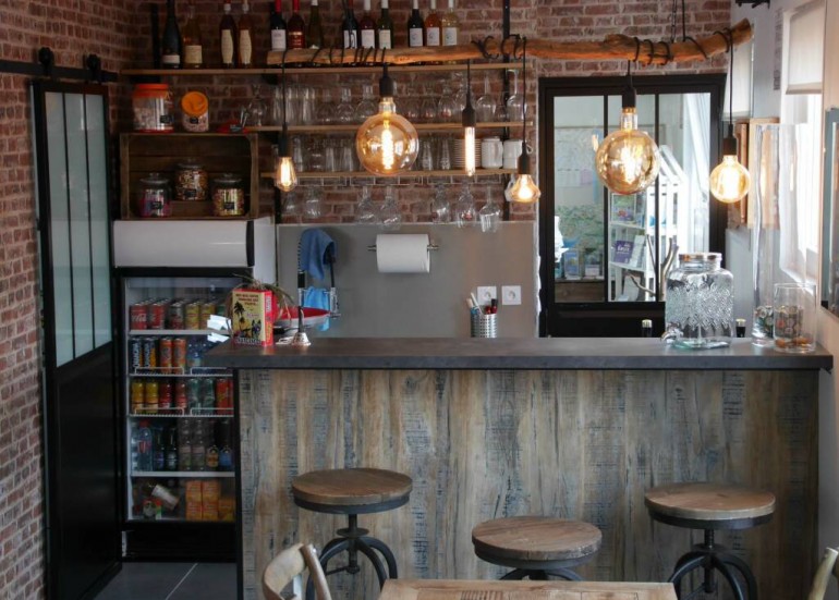 bar