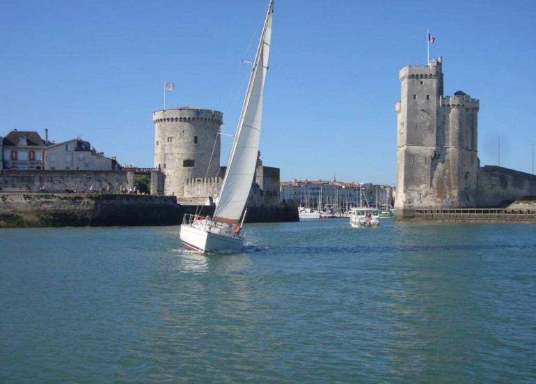 Kirikou devant les Tours - La Voile pour Tous