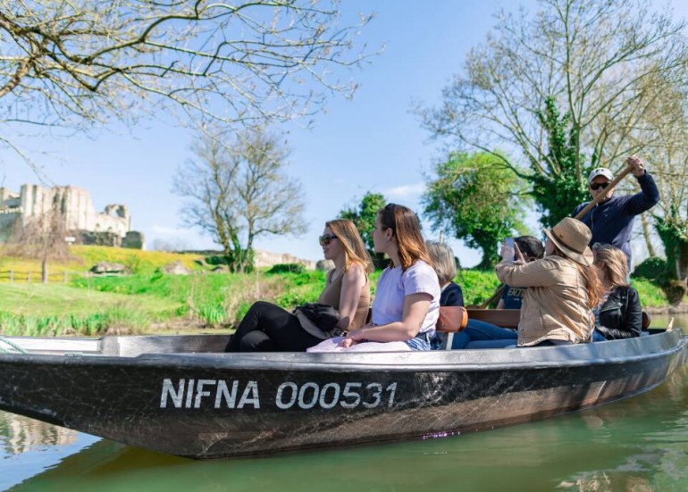 Balade en barque autour de l'Abbaye de Maillezais