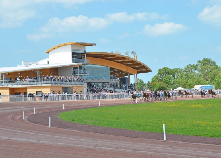 Courses à l'hippodrome_Châtelaillon-Plage