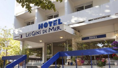 Hôtel les Gens de Mer Hôtel gens de Mer La Rochelle façade