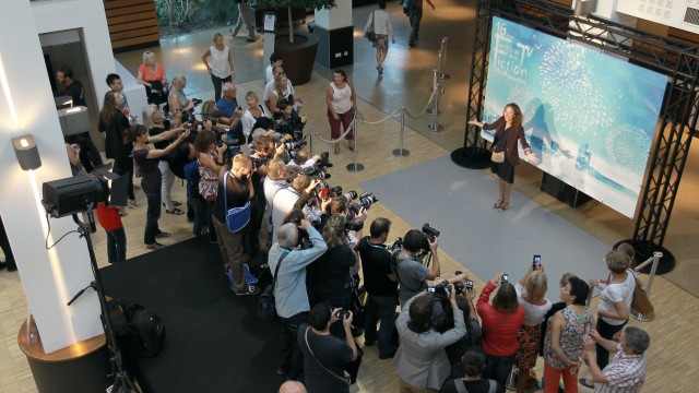 Photographe avec une célébrité au festival de la fiction TV