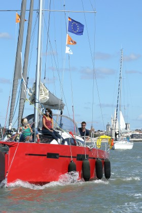 Auf dem meer auf einem segelboot